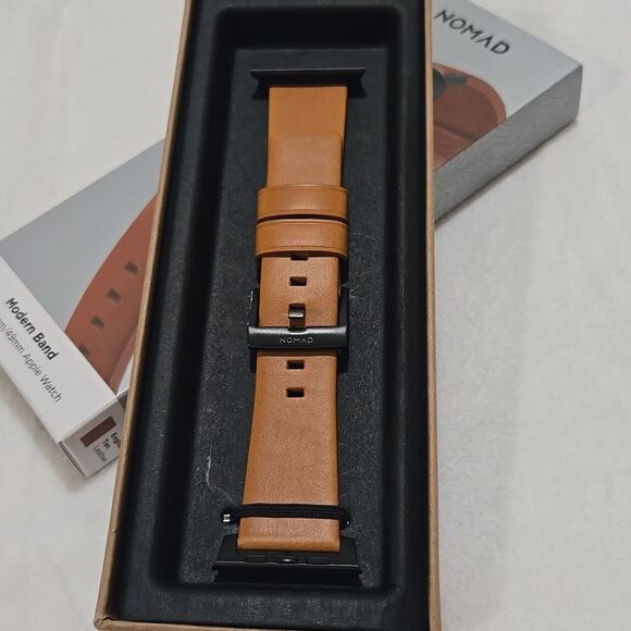 Apple Watch Band In Natural Tan Leather - Picture 4 of 4